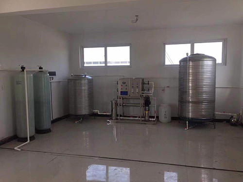 小型饮用水设备